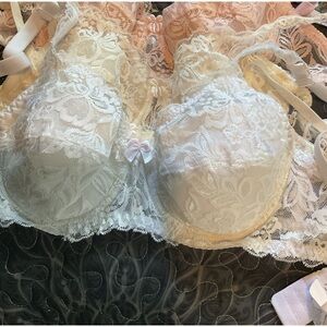 Bra sexy bundle set of 4 pushups NWOT with wire adjusting straps ladies women’s